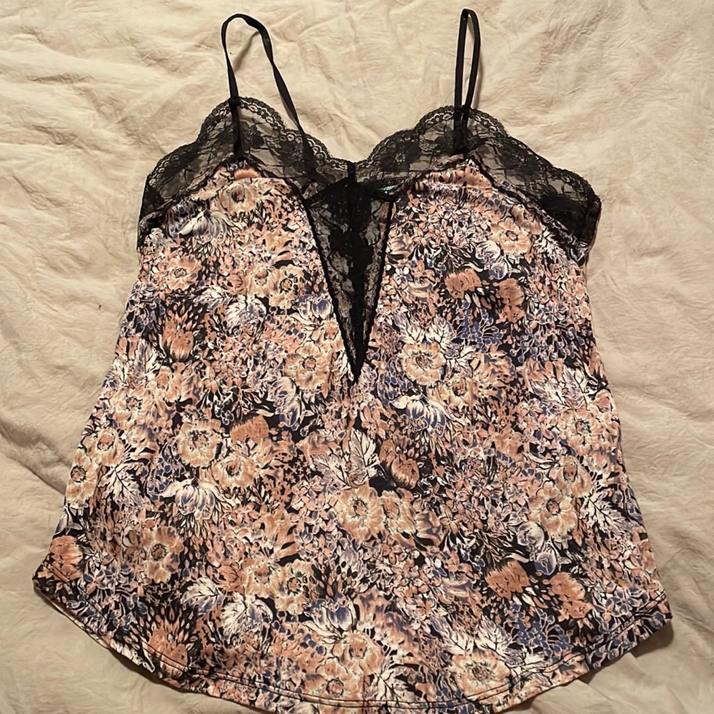 Urban Outfitters cami size medium